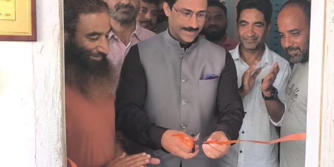 इंडियन जर्नलिस्ट एसोसिएशन जम्मू-कश्मीर इकाई के प्रदेश कार्यालय का विधायक एहसान परदेशी ने किया उद्घाटन